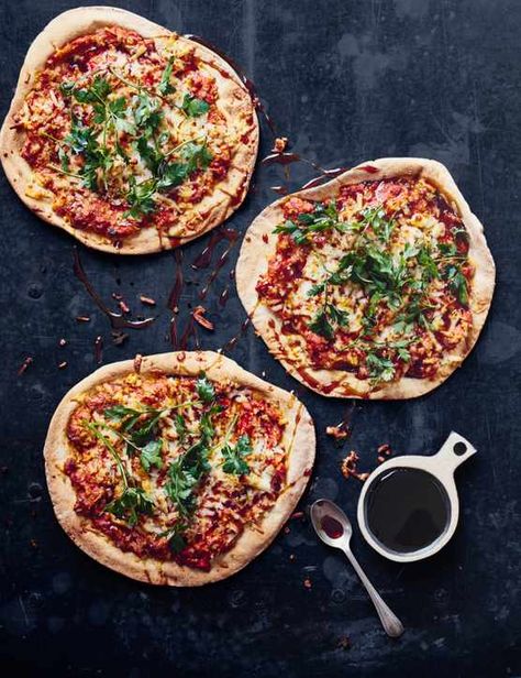 Halloumi Recipes, Pizza Photography, Meat Free Meals, Popcorn Recipes Caramel, Weekend Food, Meat Free Monday, Recipes Pizza, Meat Free Recipes, Veggie Food