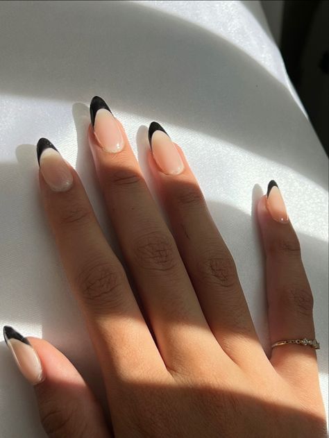 almond french ftw Think French Tip Nails Almond, Black Almond Nails, Nail Aesthetic, Black French Tips, French Acrylic Nails, Almond Nail, Classy Nails, French Tip Nails, Cute Acrylic Nails