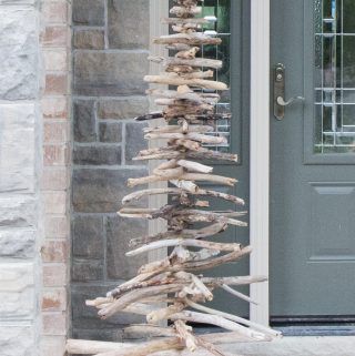 How to Make a Driftwood Christmas Tree – Sustain My Craft Habit Driftwood Tree, Driftwood Christmas, Diy Driftwood, Driftwood Candle Holders, Driftwood Christmas Tree, Driftwood Candle, Charlie Brown Christmas Tree, Painted Driftwood, Coastal Christmas Decor