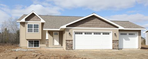 RV53-Siding: Mastic- Pebblestone Clay. Shake: Mastic- Timber. Cultured Stone: Pennsylvania Ledgestone. Shingle: Oakridge- Driftwood. Window Style- Full Colonial. Pebblestone Clay Siding, Siding Color Combinations, Siding Remodel, Mastic Siding, Dark Grey Houses, Siding Ideas, Natural Building Materials, Brown Roof, Vertical Siding