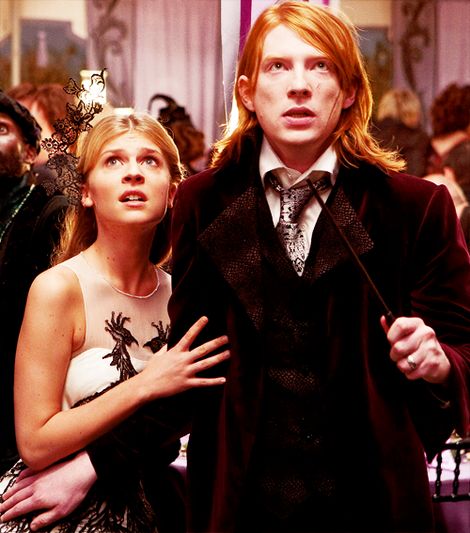 Fleur Delacour and Bill Weasley - Clemence Poesy and Domhnall Gleeson in Harry Potter and the Deathly Hallows Part I. Fleur And Bill, Bill Weasley, Clemence Poesy, Fleur Delacour, Welcome To Hogwarts, Domhnall Gleeson, Hp Harry Potter, Harry Potter Cosplay, Hogwarts Aesthetic