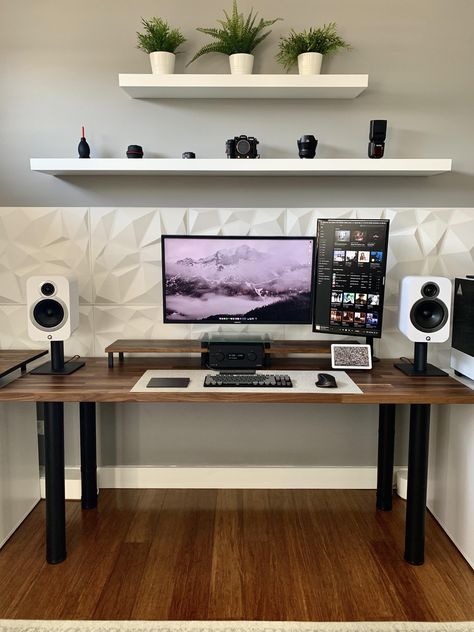 A little morning sunlight Walnut Desk Setup, Diy Computer Desk, Gaming Desk Setup, Walnut Desk, Morning Sunlight, Computer Desk Setup, Home Studio Setup, Desk Inspiration, Bedroom Setup