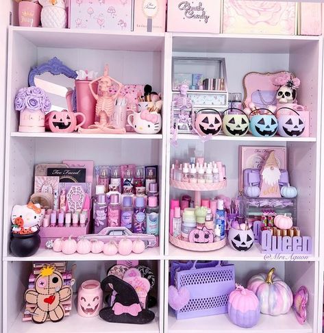 Pastel Goth Room Aesthetic, Pastel Goth Bathroom, Pastel Goth Aesthetic Room, Pastel Goth Bedroom, Pastel Goth Home, Goth Room Aesthetic, Day Bed Room, Pastel Goth Home Decor, Goth Interior Design