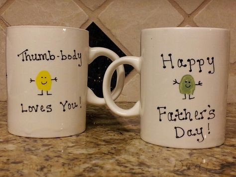 Happy Father's Day. "Thumb-Body loves you" mug. Enamel paint, paint marker, Dollar Tree mug. Let paint dry, then bake according to directions on paint bottle. I made these with my two year old class for Father's Day. Father’s Day Mugs Diy, Fathers Day Pottery Painting Ideas, Fathers Day Mug Ideas, Teal Room, Coffee Cup Crafts, Father's Day Activities, Tree Mug, Mug Crafts, Cup Crafts