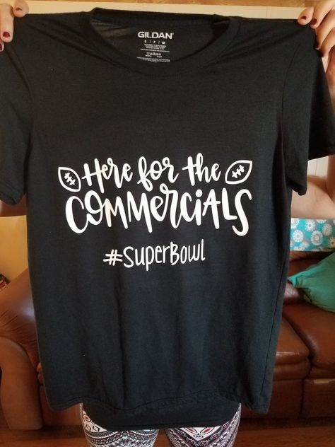 Superbowl t-shirt. T Shirts Ideas, T Shirt Picture, Shirts Ideas, Football Party, Superbowl Party, Cricut Ideas, Cricut, Football, T Shirts