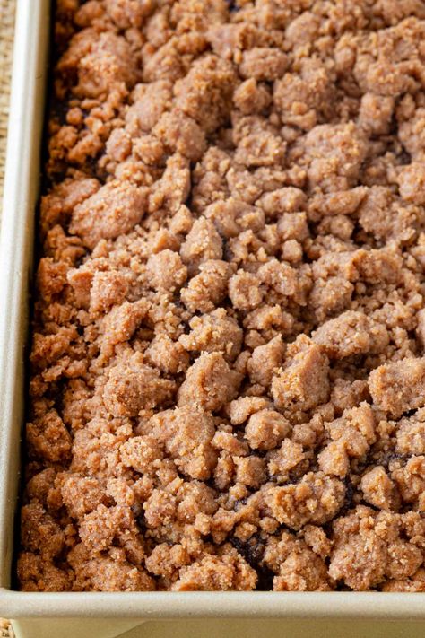 Gingerbread Dessert Recipes, Gingerbread Bundt Cake, Gingerbread Dessert, Gingerbread Cake Recipe, Spiced Cake, Easy Gingerbread, Crumb Cake Recipe, Dinner Then Dessert, Cinnamon Crumble