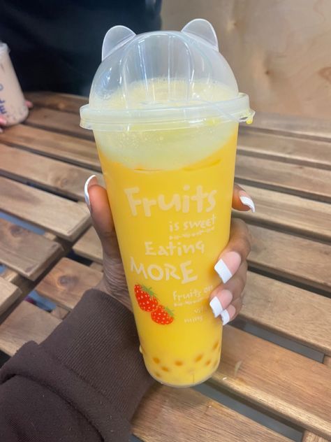 Mango Bubble Tea Recipe, Mango Tea Boba, Mango Popping Boba, Mango Bubble Tea Aesthetic, Mango Milk Tea, Mango Bubble Tea, Mango Boba, Boba Aesthetic, Popping Boba