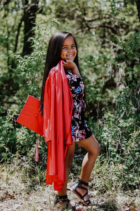 Graduation Photos Kindergarten, Preschool Grad Pictures, Preschool Graduation Photoshoot Ideas, 5th Grade Photo Shoot, Kindergarten Graduation Outfit For Girl, Kindergarten Grad Photoshoot, Pre K Cap And Gown Pictures, Cap And Gown Kindergarten Pictures, Kindergarten Photo Shoot Graduation