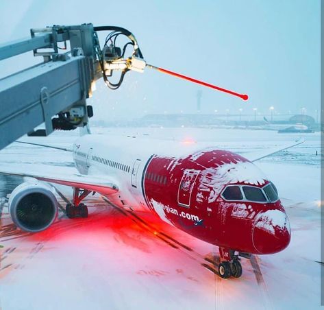 Norwegian Airlines, Spanish Air Force, Boeing 787 9 Dreamliner, Aviation Posters, Cargo Airlines, Boeing 787, April 4, Winter Time, Airlines