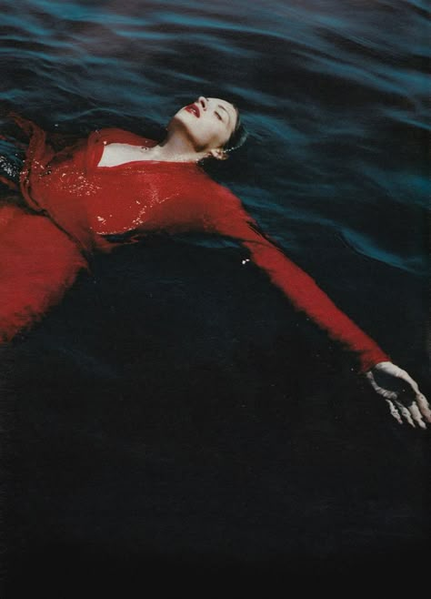 Jean Paul Goude, Water Shoot, Mode Editorials, David Sims, Cecil Beaton, Mario Testino, Peter Lindbergh, Soyut Sanat Tabloları, Richard Avedon