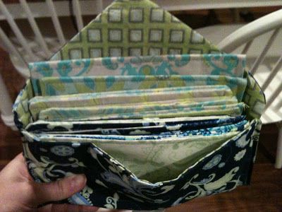 behind the red barn door: Dave Ramsey Fabric Envelopes Cash Envelope Wallet Pattern, Envelope Wallet Pattern, Diy Cash Envelope Wallet, Diy Wallets, Wallet Pattern Free, Curtains Sewing, Cash Envelope System Wallet, Fabric Envelopes, Dave Ramsey Envelope System