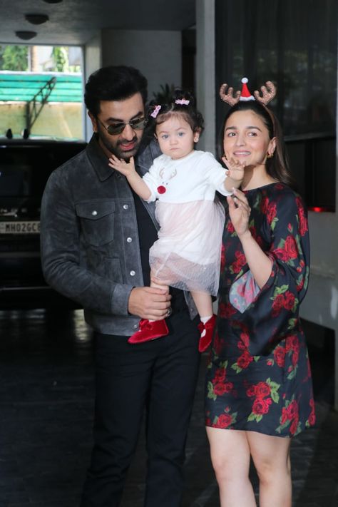 Raha Kapoor Photo, Alia Bhatt House, Raha Kapoor, Her First Birthday, Rishi Kapoor, Ranbir Kapoor, Power Couple, Alia Bhatt, First Birthday