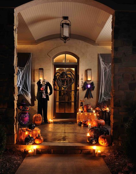 An Almost Peaceful Halloween Setting | Scary DIY Halloween Porch Decoration Ideas | vintage halloween porch Diy Halloween Porch, Porche Halloween, Cheap Diy Halloween Decorations, Dekorasi Halloween, Table Halloween, Halloween Decor Diy, Casa Halloween, Halloween Front Porch Decor, Diy Halloween Decor