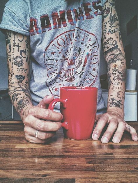 Tattoos Arm Mann, Tato Flash, Mangas Tattoo, Henne Tattoo, Petit Tattoo, Coffee Tattoos, Tattoo People, Bow Tattoo, 4 Tattoo