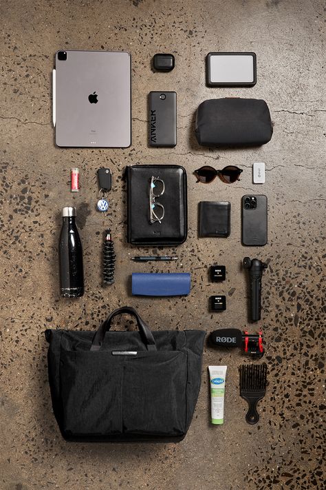 With its no-fuss organization and snappy one-handed access, this bag conquers active commutes, then blends in at the office. Men Essentials Man Stuff, Mens Essentials Accessories, What Is In My Bag, Summer Bag Essentials, Men Essentials, Edc Backpack, Everyday Bag Essentials, School Bag Essentials, Tech Bag