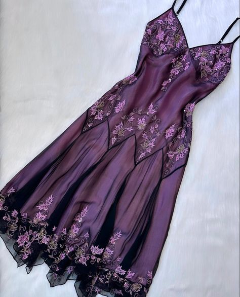 Fairy Cut, Pink And Black Dress, Vintage Evening Gowns, Prom Dress Inspo, Black And Pink Dress, Pink Summer Dress, Prom Dress Inspiration, Y2k Pink, Pretty Prom Dresses