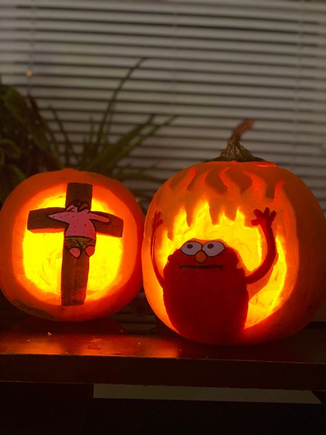 Burning Elmo Pumpkin, Bibble Pumpkin Carving, Pumpkin Carving Ideas Elmo, Pumpkin Carving Spongebob, Duo Pumpkin Carving Ideas, Fall Spongebob, Elmo Pumpkin Carving, Spongebob Pumpkin Carving, Pumpkin Carving Funny