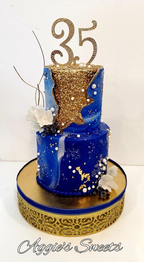 Blue and gold birthday cake Royal Blue And Gold Cake, Blue And Gold Birthday Cake, Round Vintage Cake, Blue And Yellow Cake, Cake Blue And White, Blue And Gold Birthday, Black And Gold Birthday Cake, Royal Blue Cake, 50th Birthday Cakes For Men