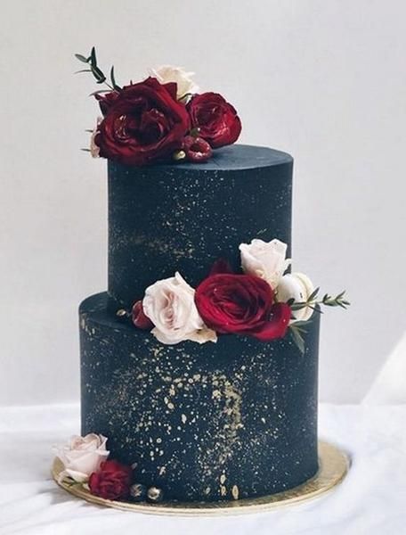 Burgundy Winter Wedding, Kek Kahwin, Wedding Cake Navy, Burgundy Wedding Cake, Decorative Cakes, Black Cake, Black Wedding Cakes, Winter Wedding Cake, Dream Dream