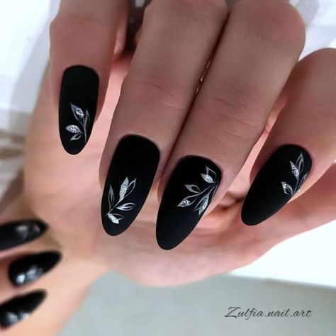 Leaves or flowers on a matte finish, as if engraved Dark Nail Designs Gothic, Spring Goth Nails, Gothic Nail Art, Dark Nail Designs, Black And White Nail Art, Black And White Nails, Matte Black Nails, Gothic Nails, Nude Nail Designs