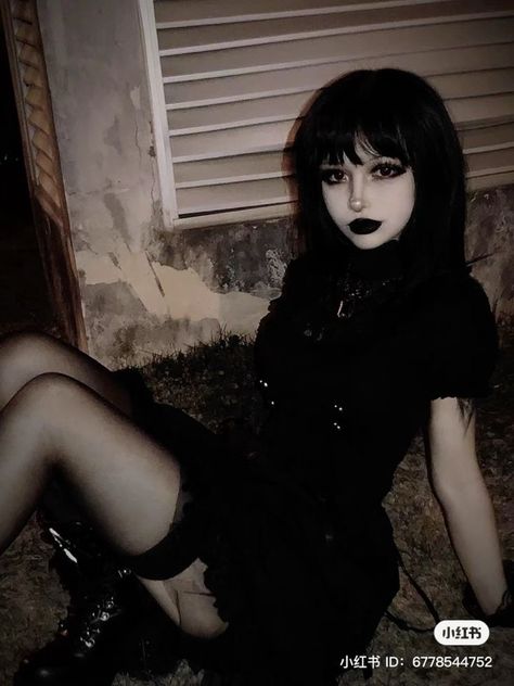 Dark Goth Academia, Hot Goth Outfits, Alt Women, Goth Instagram, Goth Mommy, Alternative Women, Punk Rockstar, Fairy Life, Paznokcie Hello Kitty