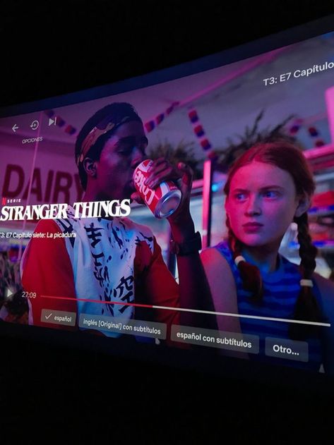 Watching Stranger Things, Netflix And Chill Tumblr, Movie Night Photography, Demogorgon Stranger Things, Watch Stranger Things, Film Games, Stranger Things 3, Stranger Things 2, Teen Movies