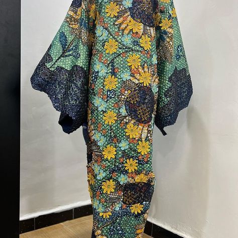 Elegant and Best Boubou/Kaftan Styles for Women 2022. - Ladeey Bubu Styles, Empire Textiles, Boubou Styles For Women, Kaftan Styles, Mermaid Photography, African Blouses, Loose Clothes, Long African Dresses, Kaftan Designs