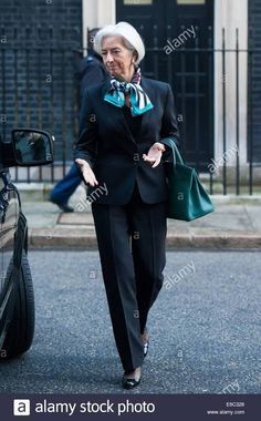 Christine Lagarde Style, Christine Lagarde, Over 60 Fashion, Scarf Women Fashion, 60 Fashion, Successful Women, Scarf Tying, Fashion People, Fashion Mistakes