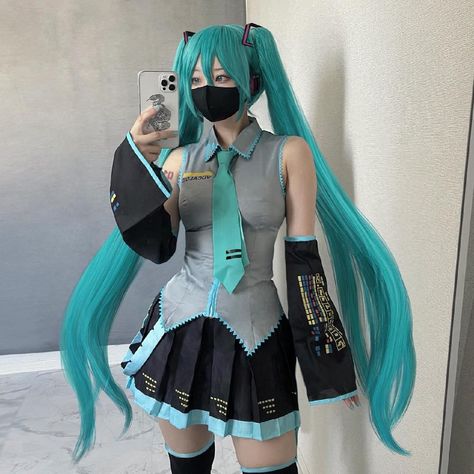 Hatsune Miku Costume, Hatsune Miku Outfits, Miku Cosplay, Maid Cosplay, Fantasias Halloween, Emo Goth, Blue Ties, August 1, Character Design References