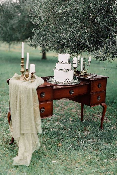 Romantic Bohemian Cake | Photography, Concept & Coordination: Kate Drennan Photography | Venue: Felicity’s Olive Garden, Perth | Styling: Maisey Collections | Florist: Ivy Flowers | Cake: De La Rosa Cakes | Stationery: Beautiful Writing | Gowns: Marquise Bridal | Jewellery: Kezani Jewellery | Hair: HairHaus By Mel | Makeup: Cait Estés Makeup | Model: Mel Barnard Romantic Bohemian Wedding, Bohemian Wedding Inspiration, Wedding Furniture, Wedding Cake Table, Amazing Wedding Cakes, Vintage Wedding Decorations, Cake Display, Vintage Inspired Wedding, Cake Table