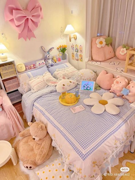 Aesthetic Soft Room Ideas, Soft Kidcore Aesthetic Room, Pastel Kidcore Room, Soft Core Bedroom, Spring Themed Bedroom, Pastel Theme Bedroom, Soft Pastel Room Aesthetic, Korean Pastel Room, Danish Pastel Bed