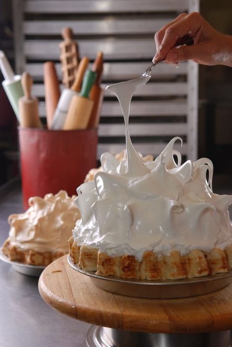 Southern Pies, Just Pies, Meringue Pie Recipes, Chocolate Meringue, Cream Pies, Recipe Tin, Best Pie, Perfect Pies, Meringue Pie