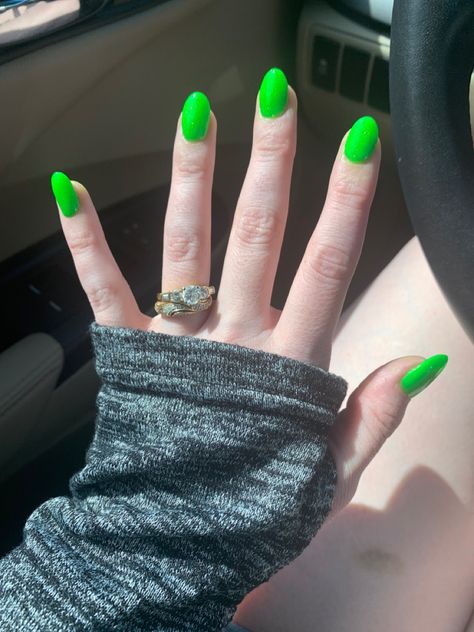 SNS neon green manicure Neon Pink And Green Nails Acrylic, Pink And Green Nails Acrylic, Neon Pink And Green Nails, Neon Green Nail Ideas, Green Nails Acrylic, Green Nail Ideas, Green Manicure, Neon Green Nails, Gel Acrylic Nails