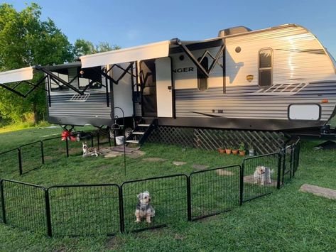 Dog Fencing Rv Fence Ideas, Camper Living With Dogs, Camper With Dogs, Dog Fence For Rv Camping, Rv Dog Fence, Dog Fence Ideas, Rv Camping With Dogs, Bus Makeover, Dog Fencing