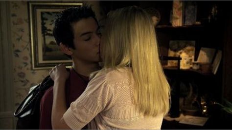 Mike and Amanda's kiss scene from Supah Ninjas Supah Ninjas, Kiss On The Lips, Surprise Kiss, Ryan Potter, Black Energy, Kissing Lips, Ralph Macchio, Regulus Black, Having A Crush