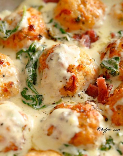 Baked Chicken Ricotta Meatballs with Spinach Alfredo Sauce - Chefjar Meatball And Ricotta Casserole, Meatballs With Whipped Ricotta, Recipes Using Eggs For Dinner, Baked Chicken Ricotta, Chicken Meatball Alfredo, Chicken Ricotta Meatballs Recipe, Awesome Dinner Recipes, Healthy Dinner Recipes Meatballs, Baked Ricotta Meatballs