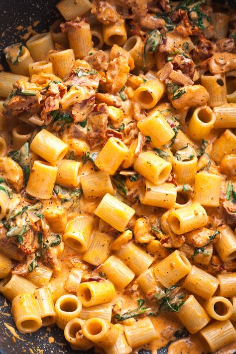 An easy, tasty butter bean pasta combines rigatoni with lightly roasted butter beans in a decadent creamy Tuscan sauce (based on the popular "marry me chicken"). If you're looking for butter bean dinner recipe ideas, this is the one to try! Tuscan Sauce, Bean Dinner, Sundried Tomato Sauce, Pasta With White Beans, Sweet Potato Toppings, Dinner Recipe Ideas, Pesto Tortellini, Mediterranean Pasta, Marry Me Chicken