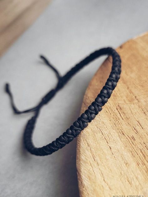 Bead Leather Bracelet, How To Make Mens Bracelets, Masculine Bracelet Diy, Black Macrame Bracelet, Mens Bracelet Beads, Macrame Men Bracelet, Bracelet For Men Beads, Mens Bracelets Diy, Male Beaded Bracelets