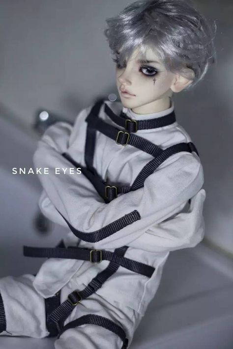 Size:  SD 13boy SD17 boy 70cm Price includes: shirt, pant, stripes  Pre-order items are shipped within 21 business days. Patient Uniform, Punk Style Outfits, Bjd Clothes, Shirt Pant, Fantasy Art Dolls, Spirit Dolls, Male Doll, Blythe Clothes, Anime Dolls