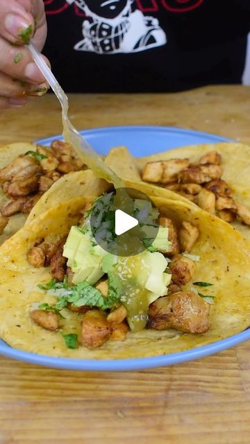 Chicken Tacos With Salsa, Easy Chicken Tacos, Grilled Chicken Tacos, Chicken Tacos Easy, Chicken Tacos, Mexican Recipes, Salsa Verde, Taco Tuesday, U Can