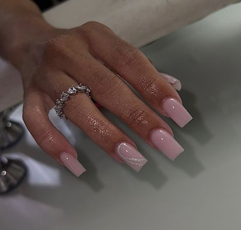 Nail Art Paillette, Ombre Acrylic Nails, French Tip Acrylic Nails, Her Nails, Simple Acrylic Nails, Classy Acrylic Nails, Short Square Acrylic Nails, Nails Only, Acrylic Nails Coffin Short