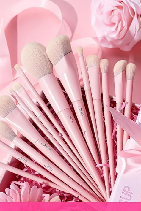 Unleash your inner makeup artist with the Jessup Pink Makeup Brushes Set! 🌸 This 14Pcs set includes everything you need for flawless application - from foundation and concealer to eyeshadow and highlighter. Plus, they're vegan! 💖 Jessup Brushes, Pink Makeup Brushes, Pink Makeup Brush, Face Brush Set, Blush Eyeshadow, Makeup Brushes Set, Beauty Brushes, Make Up Brushes, Eyeshadow Eyeliner