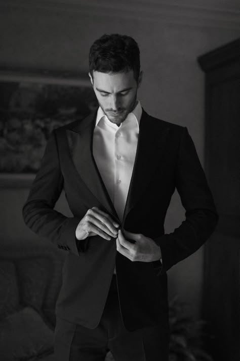 Men Wedding Poses Photography, Men’s Wedding Photos, Groom Focused Wedding Photos, Groom Editorial Photography, Detail Shots For Wedding, Groom Shoot Poses, Guys Getting Ready Wedding Photos, Grooms Photoshoot, Groom Solo Poses