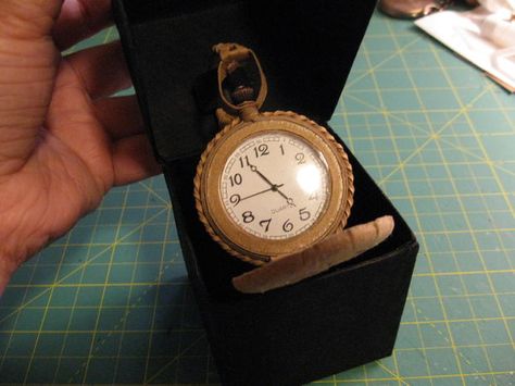 Diy Pocket Watch, Cardboard Play, Watch Diy, Polar Express, Diy Cardboard, Pocket Watches, Pocket Watch, Random Stuff, Step By Step