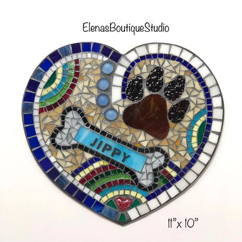 Hummingbird Mosaic, Mosaic Designs Pattern, Pet Memorial Ideas Dogs, Star Mosaic, Mosaic Star, Dogs Paws, Stained Glass Heart, Mosaic Heart, Mosaic Rocks