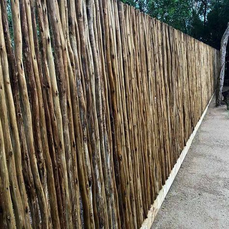 Tree Limb Fence, Stick Fence, Privacy Screen Fence, Tiny Beach House, Garden Center Displays, Wood Fencing, Cubby House, Fence Screening, Landscape Designs