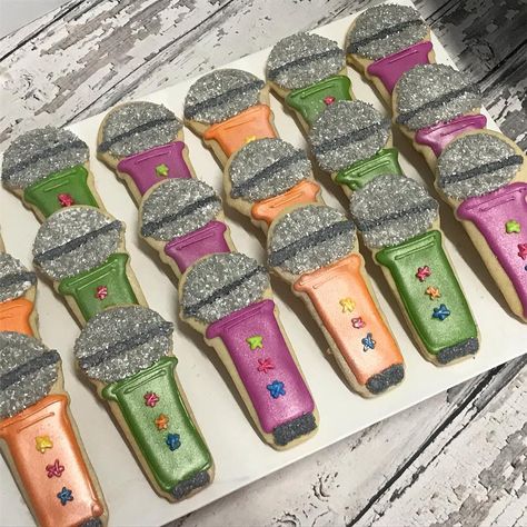 Yay 400✅  #microphonecookies #microphone #koshercookies #jazz #music #jazzcookies #instacookies #royalicing #purimcookies Microphone Cookies Decorated, Microphone Cookies Royal Icing, Microphone Cake Pops, Music Themed Cookies, Music Decorated Cookies, Music Cookies Royal Icing, Mini Bites, Purim, New Kids On The Block