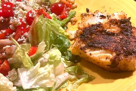 Blackened Sea Bass Recipes, Sea Bass Fillet Recipes, Chilean Sea Bass Recipe, Sea Bass Recipe, Blackening Seasoning, Bass Recipe, Blackened Fish, Sea Bass Recipes, 30seconds Food