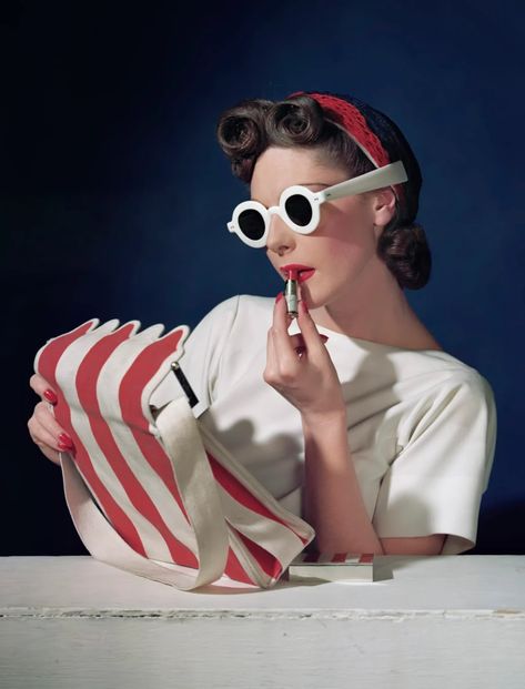 Retro Fashion Photography, 50s Aesthetic, Horst P Horst, Magazine Vogue, Retro Photography, Vogue Covers, Vogue Magazine, Christina Aguilera, Glamour Fashion