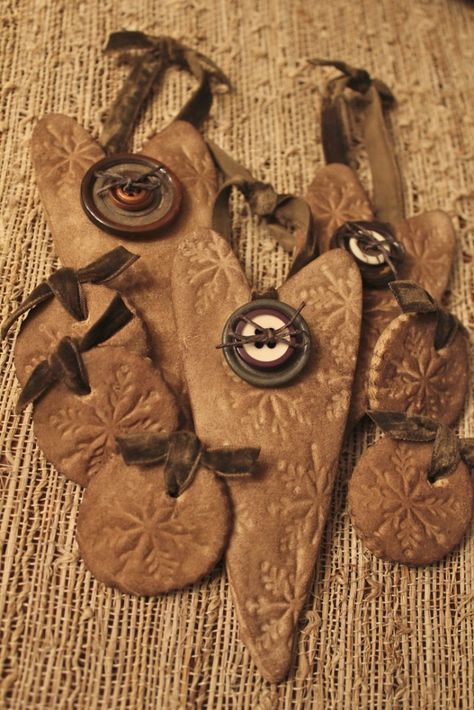 Salt Dough Projects, Primitive Ornaments, Salt Dough Crafts, Salt Dough Ornaments, Dough Ornaments, Prim Christmas, Homemade Ornaments, My Funny Valentine, Primitive Crafts